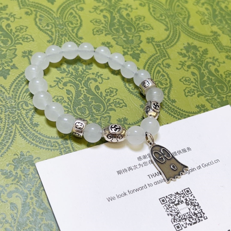 G*u*i bracelets